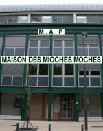 mediatheque alain peyrefitte rebaptis&eacute;e maison des mioches moches