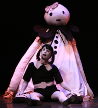 oceane et la poupee kemeko dans le spectacle